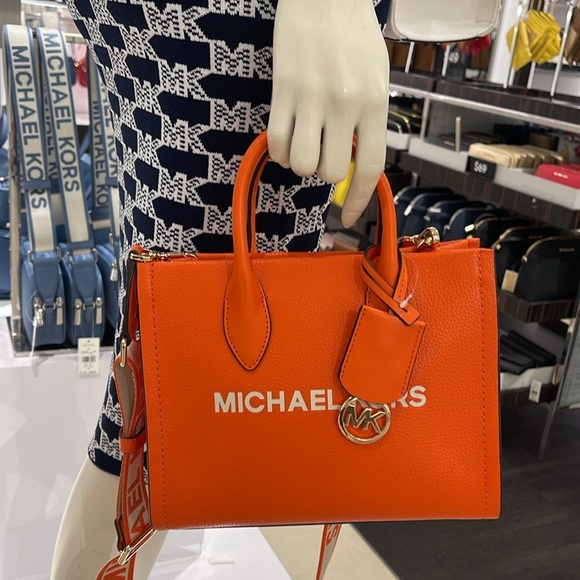 Michael Kors Mirella Sm Pebbled Leather Shopper Top Zip Crossbod XBODY
Poppy
NWT - Picture 12 of 16